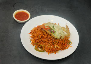 Egg Bullseye & Schezwan Noodle Combo