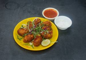 Veg Schezwan Fried Momos [8 Pieces]