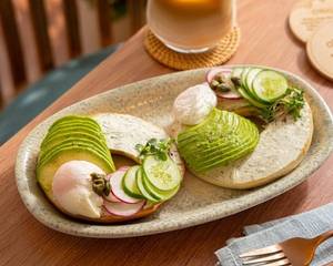 Avocado & Egg Bagel Sandwich