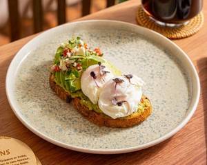 Avocado Toast With Egg
