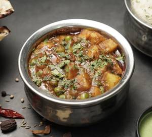 Aaloo Matar Punjabi Style [ Serves 2 ]
