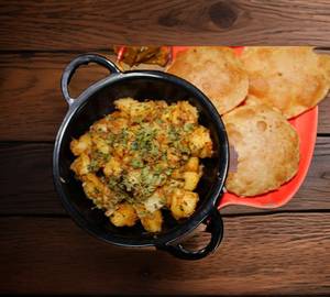 Jeera Aloo Dry 8 Puri Home Made ed achar