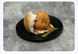 JUMBO CHEESE VADAPAV