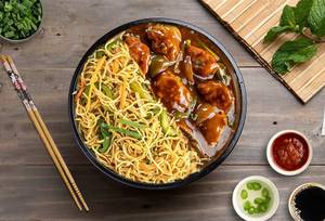 Veg Hakka Noodles + Chilli Chicken Gravy Bowl