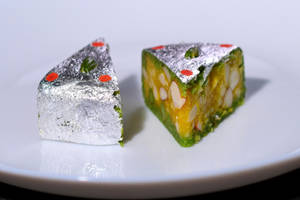 Kaju Pista Diamond Cake