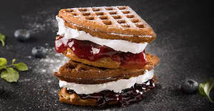 Premium Cookie Cream Waffle