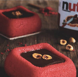 Red Velvet Hazelnut Tub Cake