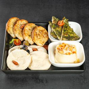 Hummus & Pita with Pesto Chicken & Garlic Bread
