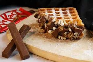 Kitkat Topping Waffle