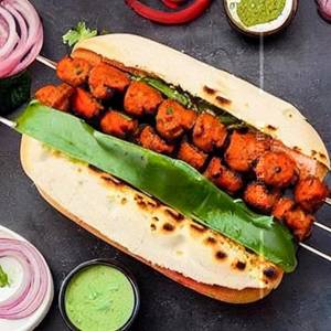 Tandoori hot dog