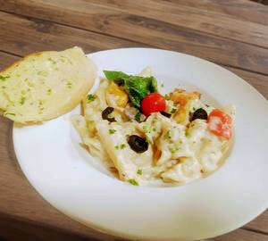 White Sause Pasta