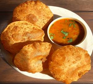 Poori Sabji (3 Pcs)