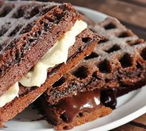 Milk chocolate waffle