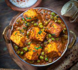 Mattar paneer