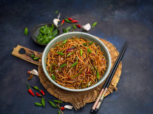 Street Style Chowmein [Serves 1]