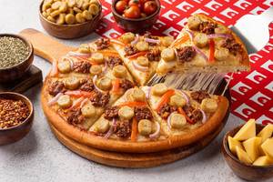 Chicken Kheema & Sausage Pizza