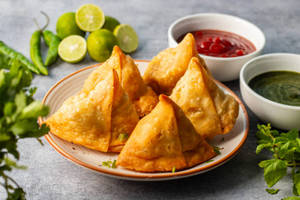 Gobhi Dry Fruit Samosa