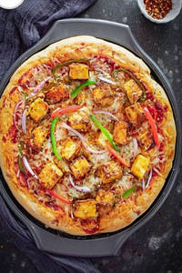 Spicy Paneer Pizza(400ml COLD DRINKS Free)