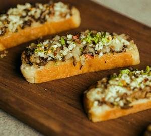 Chilli mushroom bruschetta [6 pieces]