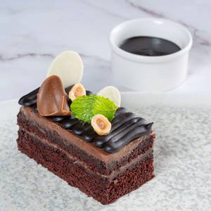 Hazelnut Chocolate Pastry (Eggless)