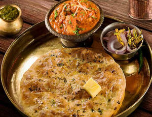 Aloo Masala Amritsari Kulcha with Paneer Makhani