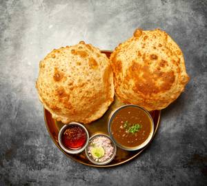 Chole Bhatura (2 Pcs Bhatura)