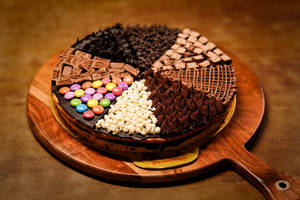 Cookie Dough Chocolate Pizza (1 Slice)