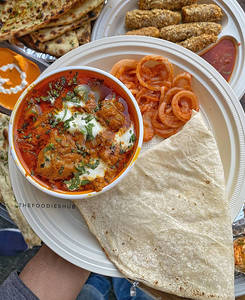 Rogan Gravy Chaap + Rumali Roti