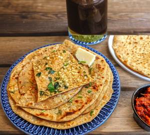 Panner paratha with chutney (1 pieces)
