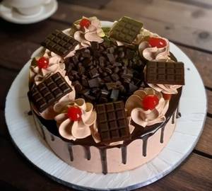 Chocolate Pleasant Design Cake [500 gm]