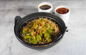 Chicken Burnt Garlic Pot Rice