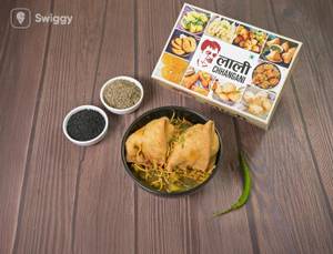 Samosa With Sabji Bhujia