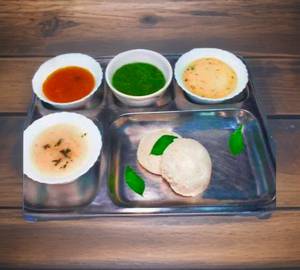 Idli [4 pieces] with sambhar