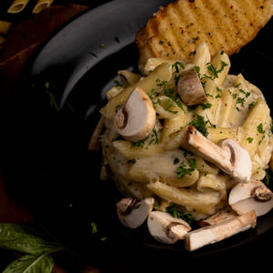 Alfredo Mushroom Pasta