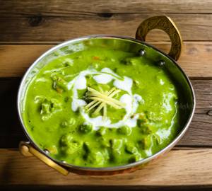 Hari Zaikedar Sabzi ( chefs Special )