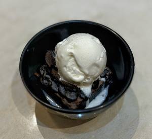 Brownie With Vanilla Ice Cream