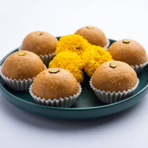 Besan Laddu