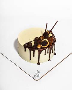 Chocolate Vanilla Cake