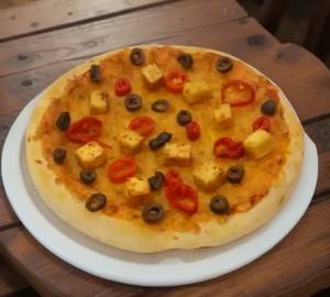 Black Olive Tomato Sweet Corn Jalapeno Onion Cheese Pizza [8 Inches]