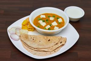 Butter Roti With Matar Paneer