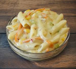 Penne Pasta In Cheese White Sauce