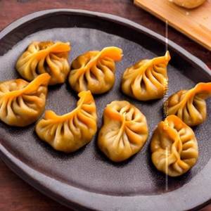 Crazy Gravy Veggie momos