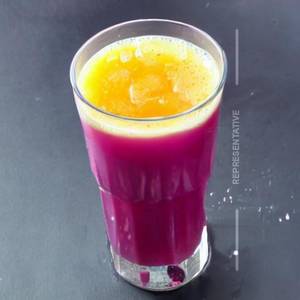Arabian pulpy grapes juice