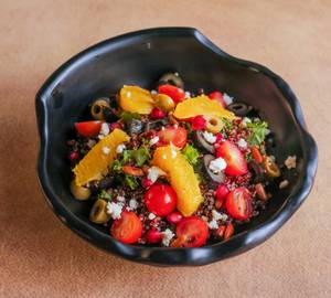 Quinoa Kale Salad With Grilled Chicken