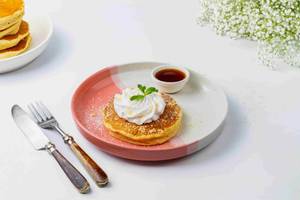 Classic Pancake With Maple Syrup