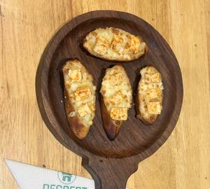 Panner stuffed garlic bread