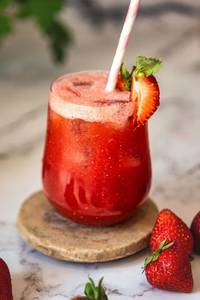 Strawberry pop soda