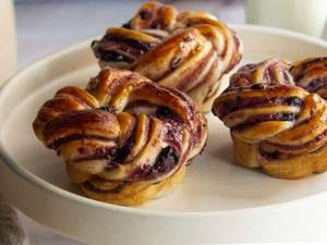 Blueberry And Cream Cheese Babka
