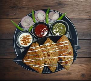 Butter Paneer Paratha [2 Pieces]