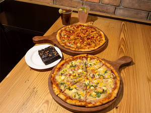 Signature Pizza Party For 2